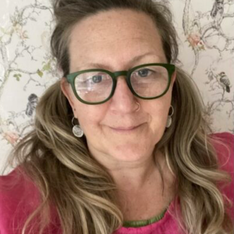 Miranda Acres headshot